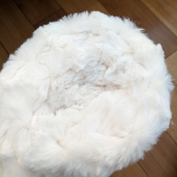 Comma White Plush Throw Blanket - Picture 4 of 4